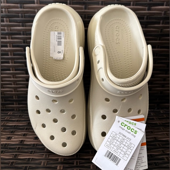 CROCS MEGA CRUSH UNISEX PLATFORM CLOGS SIZE WOMEN'S 8 / MEN'S 6 - Picture 9 of 12